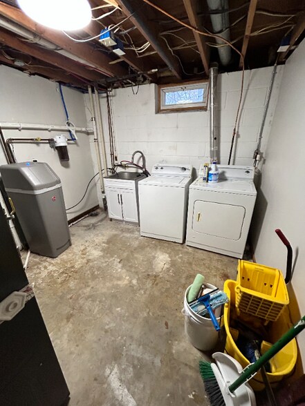 Building Photo - 13612 69th Ave N