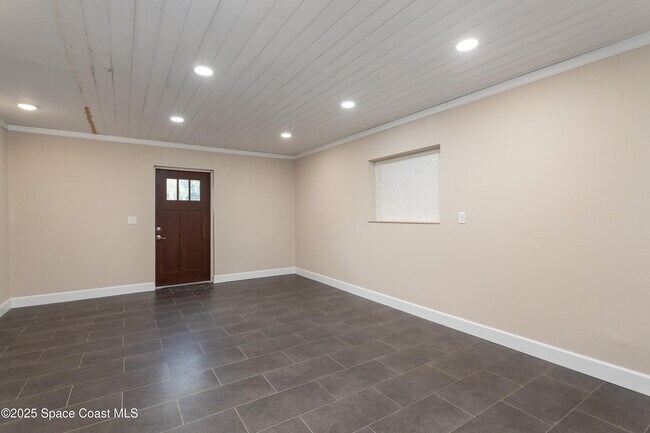 Building Photo - 33 W Melbourne Ave