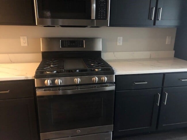 Building Photo - Brand New 3 Bedroom Townhome for Rent nestled in Dakota Dunes, SD!