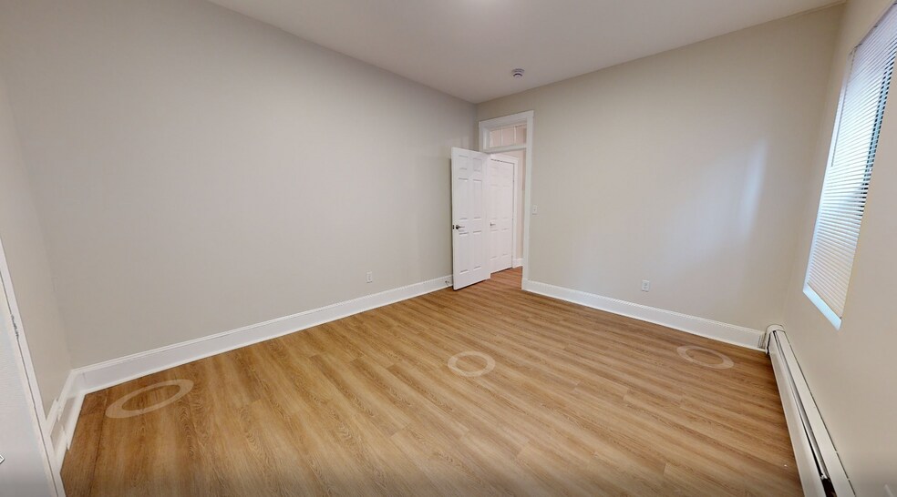 Building Photo - 7 Miner St