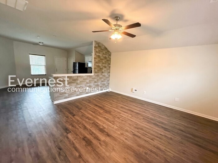 Building Photo - 1115 Brookhaven Dr