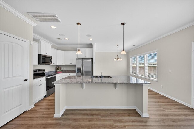 Building Photo - 255 Mansell