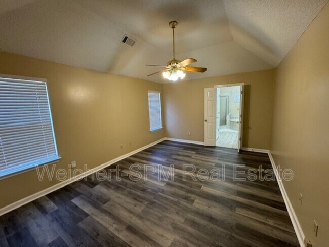 Building Photo - 5616 Autumn Valley Dr