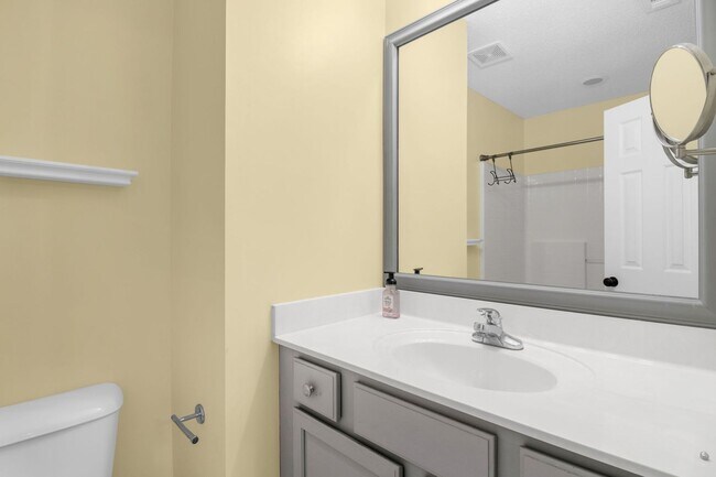 Building Photo - Keswick Place Townhome