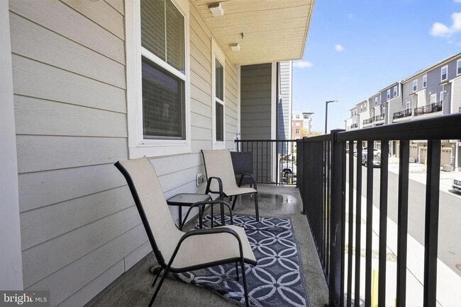 Building Photo - 14937 River Walk Way