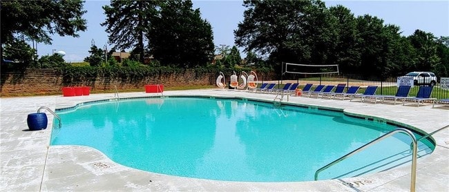 Building Photo - 192 University Village Dr