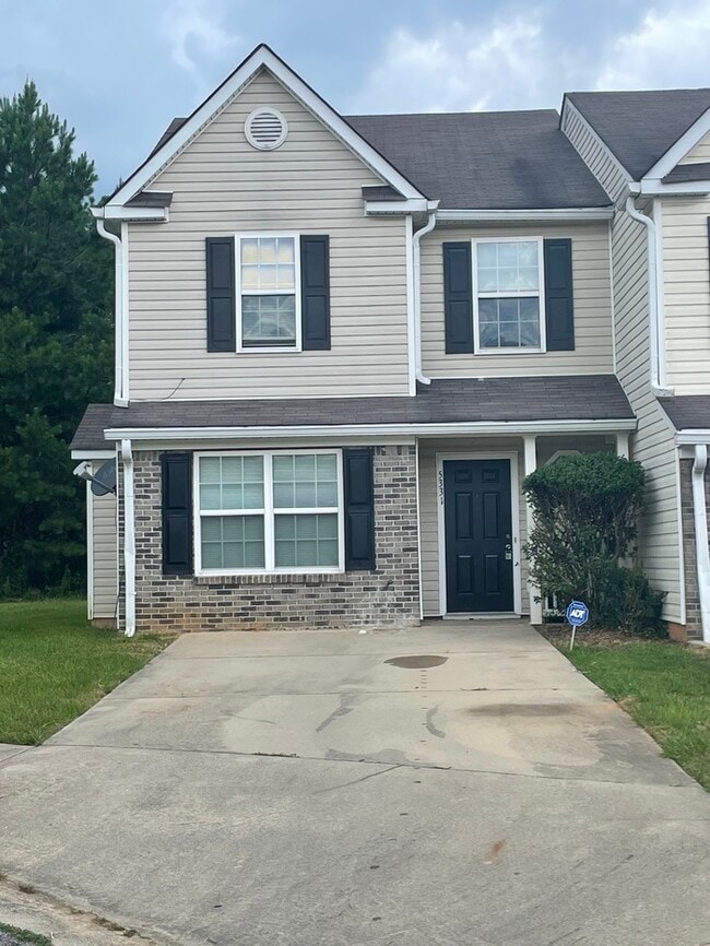 Primary Photo - Very Spacious Townhome!!