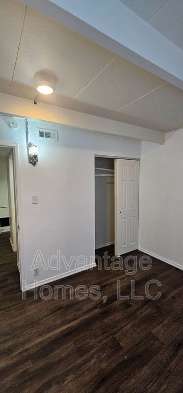 Building Photo - 908 N 70th St