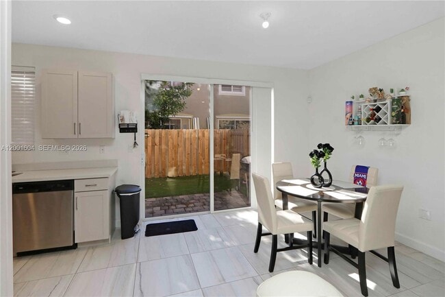 Building Photo - 2432 SE 10th St