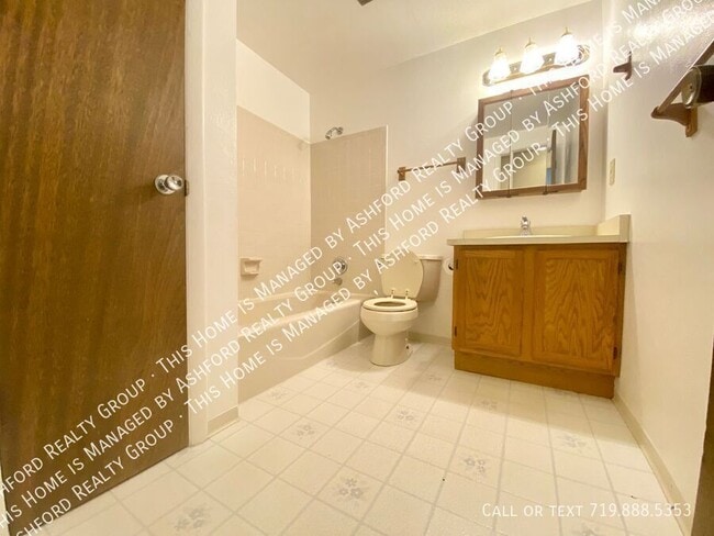 Building Photo - 4262 N Hammock Dr