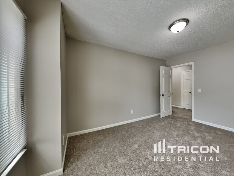 Building Photo - 229 Blair Dr