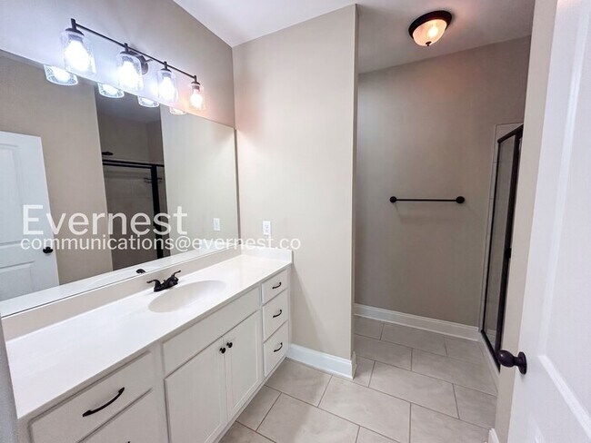 Building Photo - Spacious 3 Bed, 2.5 Bath Town Home with Garage and Patio | Pet Friendly | Available Now!