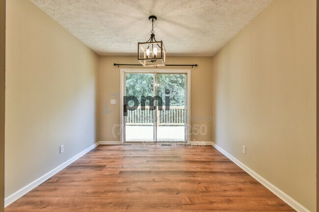 Building Photo - 138 Sunset Oaks Dr