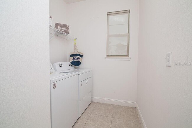 Building Photo - 7508 Wing Span Wy