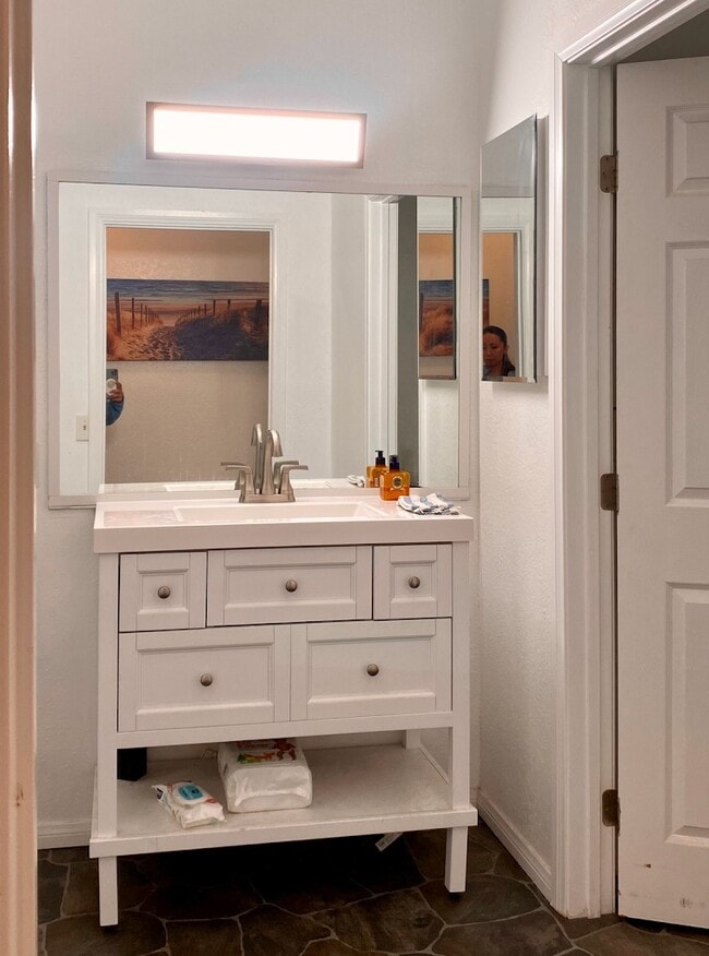 Building Photo - 21056 Chatsworth St