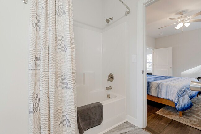 Building Photo - Furnished Rental