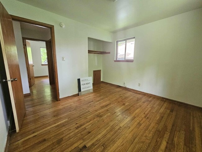 Building Photo - 2 Bedroom 1 Bath Duplex Kent Ohio 44240