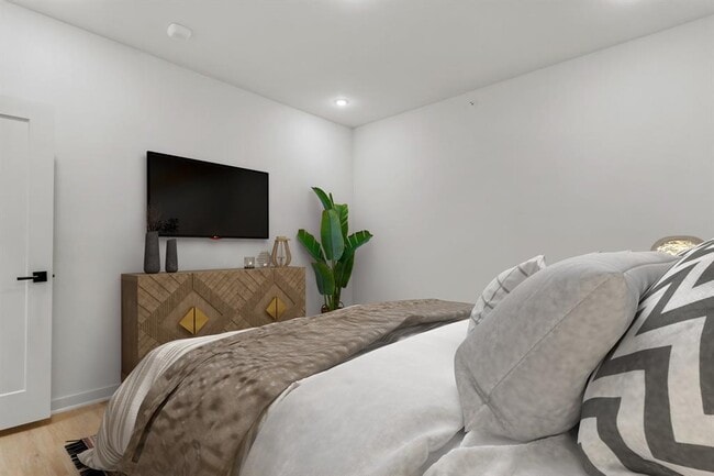 Building Photo - 100 Mockingbird Ln W