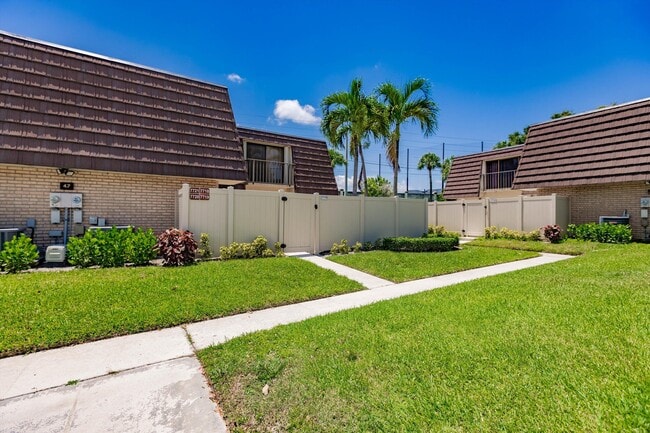 Building Photo - 7719 77th Way