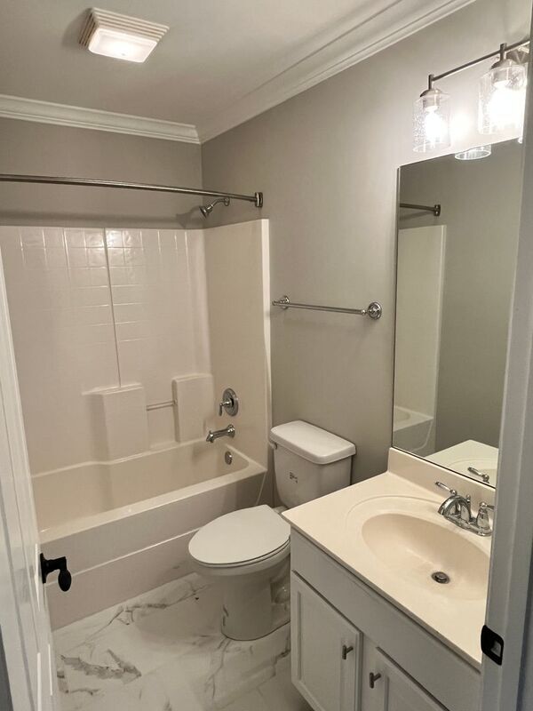 Building Photo - 9739 Valley Springs Dr