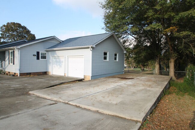 Building Photo - Exclusively offered by MUSE REALTY, LLC