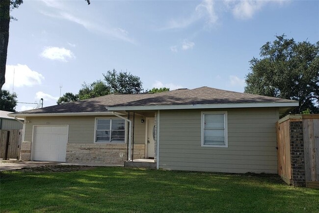 Primary Photo - 1711 Court Rd