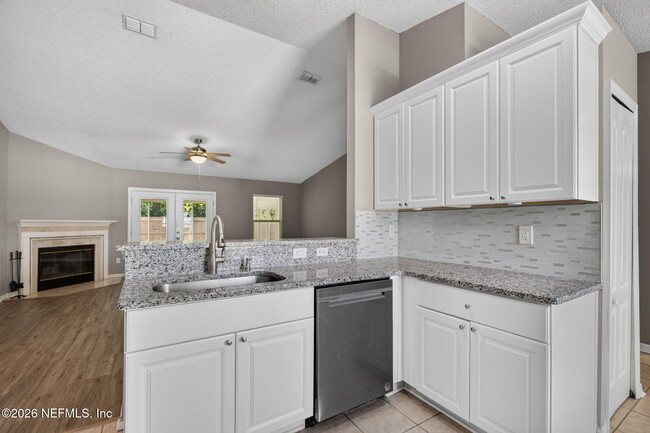 Building Photo - 3183 Wavering Ln