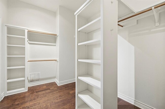 Building Photo - 1213 Grosvener Ct