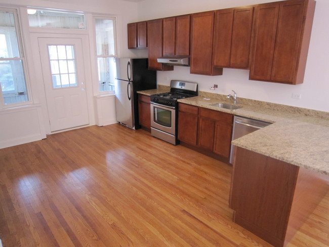 Primary Photo - 3919 Greenview N Ave