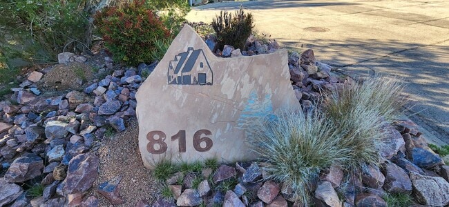 Building Photo - Beautiful Veiws From This Spacious Four Bedroom Home!