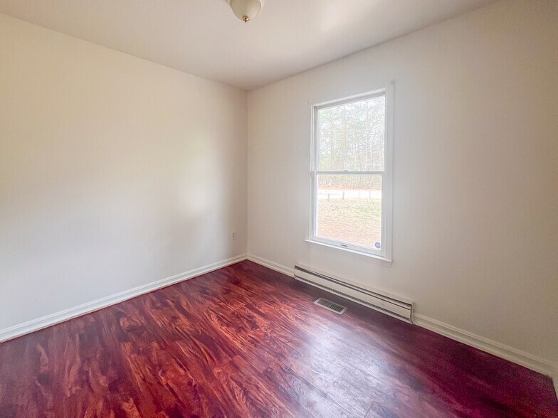 Building Photo - 496 Lancaster Creek Dr