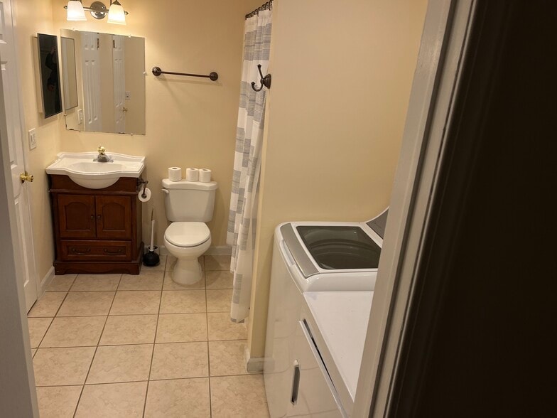 Building Photo - 38261 Fairway Ct