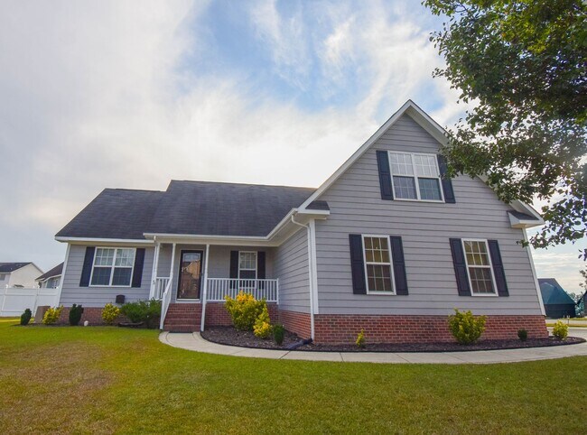 Primary Photo - 5 Bedroom 3 Bathroom- Small Pets Okay