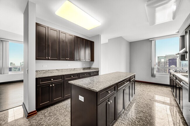 Building Photo - 33 W Ontario St