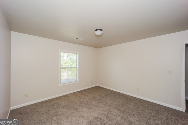 Building Photo - 561 Greyhound Ct