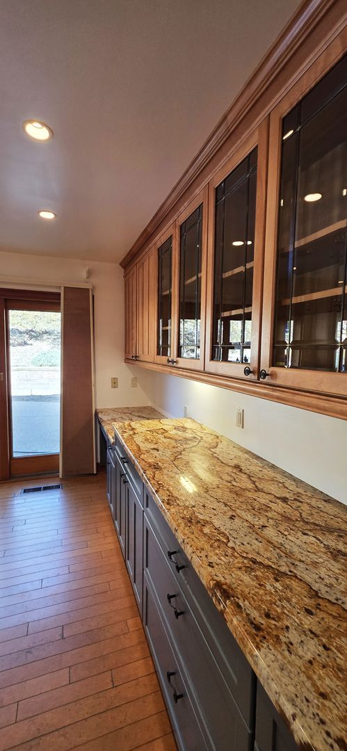 Building Photo - Fabulous Moraga 4bd+den/3ba Property with Stunning Views & Pool/Spa