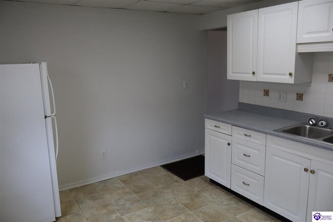 Building Photo - 316 Church St