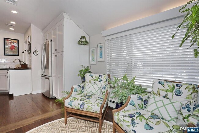 Building Photo - 2 Maysenger Rd