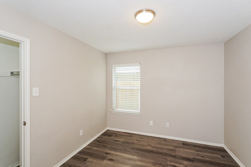 Building Photo - 1320 Sierra Blanca Dr