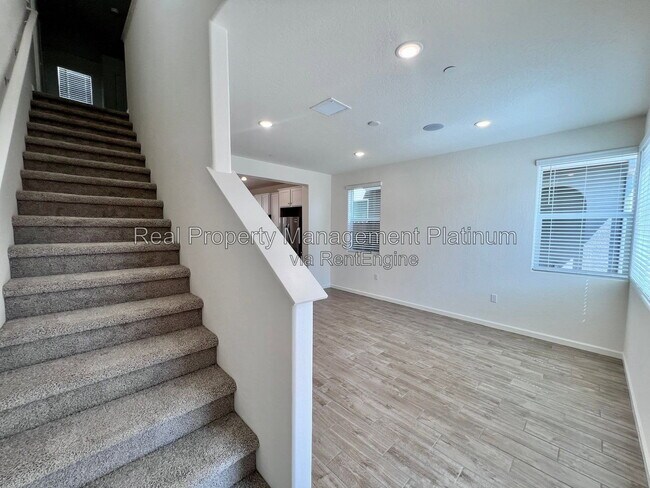 Building Photo - 1533 Vintage Ln