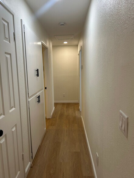 Building Photo - 2811 E 11th St