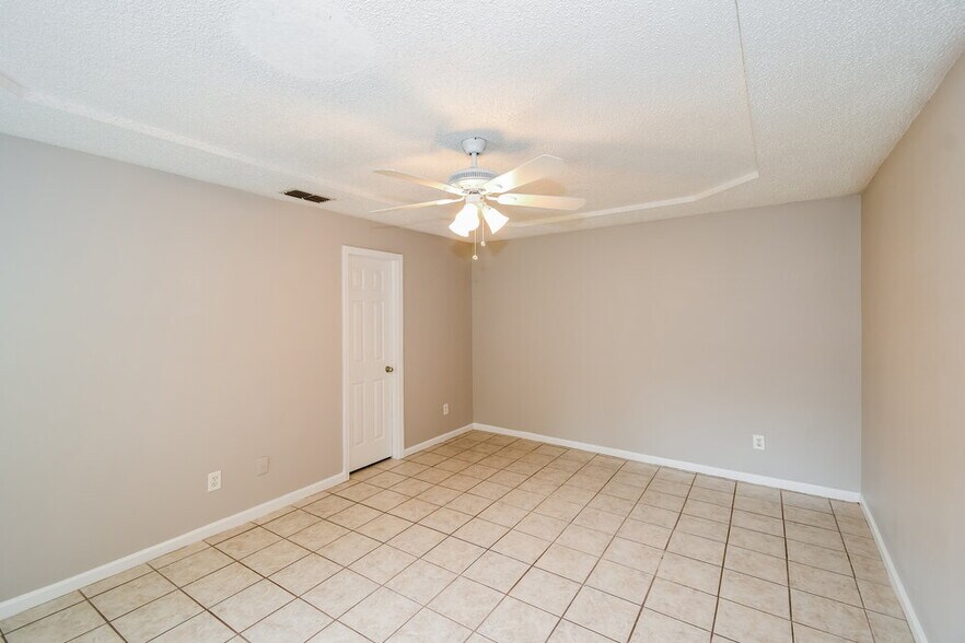 Building Photo - 5337 Lacy Jane Way
