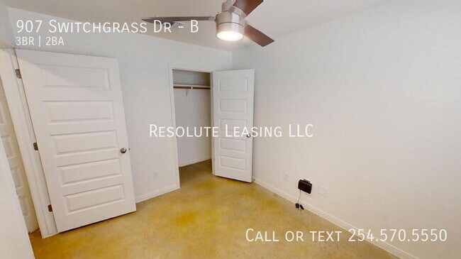 Building Photo - 907 Switchgrass Dr