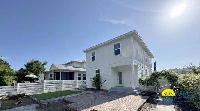 Building Photo - Magnificent 3 Bedroom Home in Santa Rosa B...