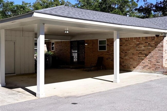 Building Photo - 3381 Woodard Dr