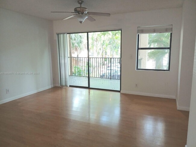 Building Photo - 9999 Summerbreeze Dr