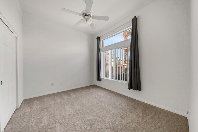 Building Photo - 78549 Links Dr