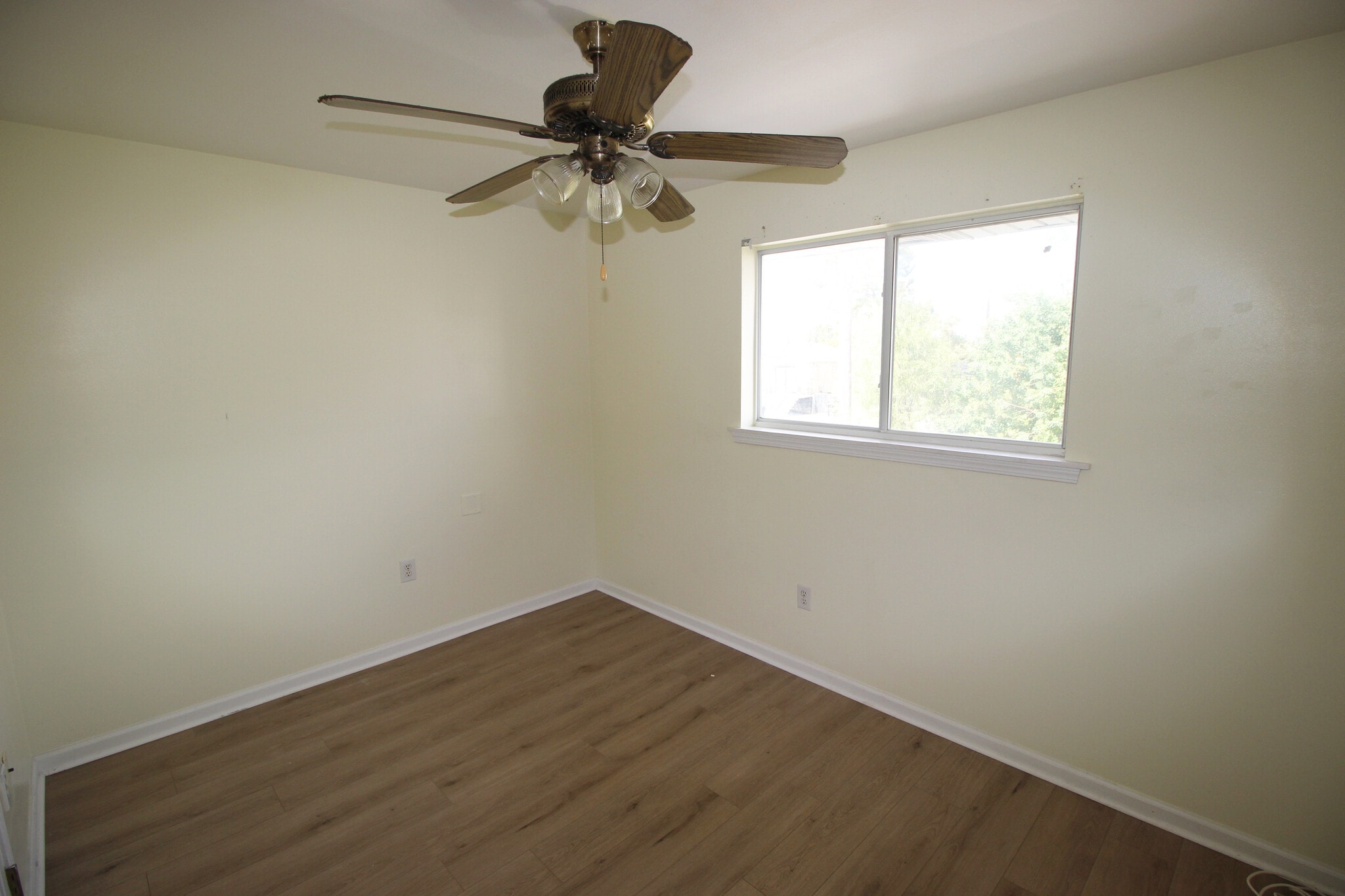 Building Photo - 9031 Palm St