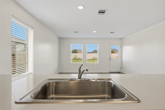 Building Photo - 9323 Speckled Trout Dr