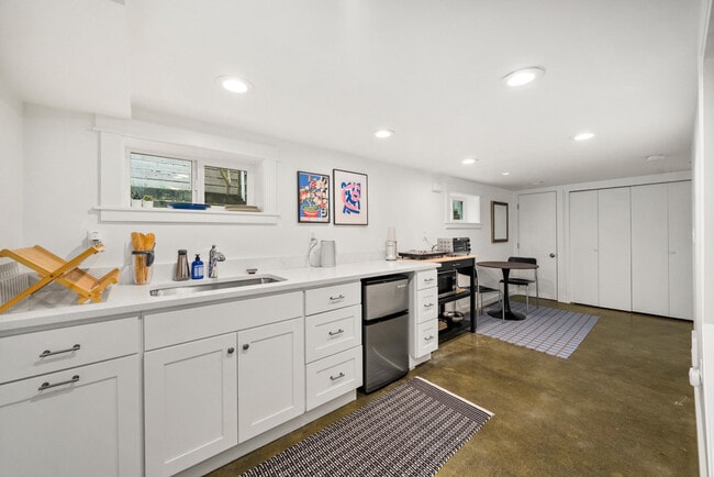 Building Photo - 957 NW 64th St